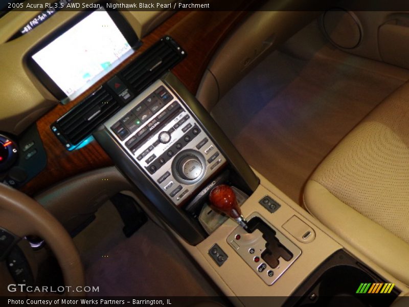 Controls of 2005 RL 3.5 AWD Sedan