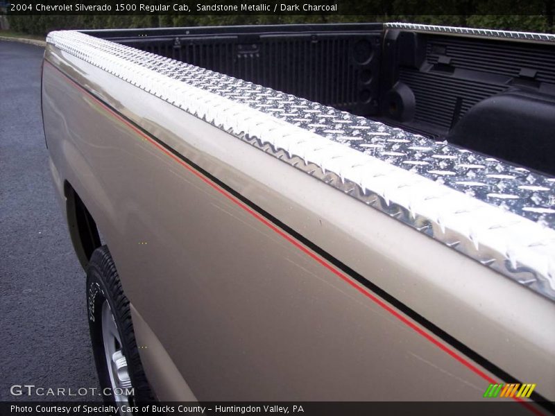 Sandstone Metallic / Dark Charcoal 2004 Chevrolet Silverado 1500 Regular Cab