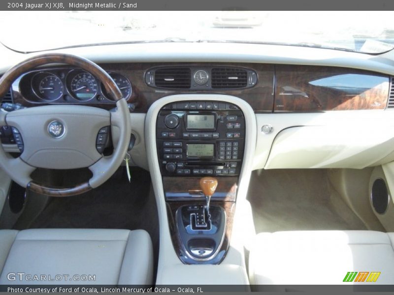 Midnight Metallic / Sand 2004 Jaguar XJ XJ8