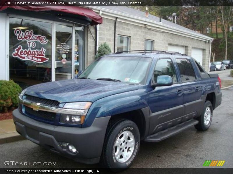 Bermuda Blue Metallic / Gray/Dark Charcoal 2005 Chevrolet Avalanche Z71 4x4