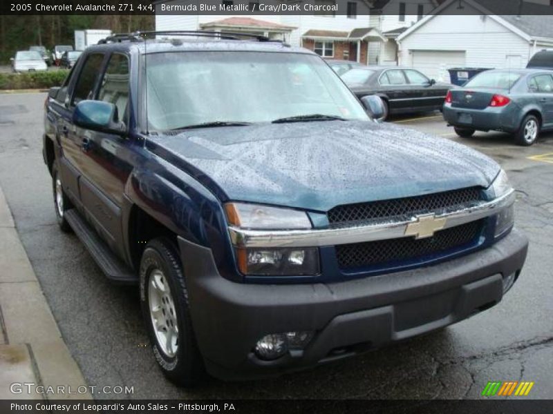 Bermuda Blue Metallic / Gray/Dark Charcoal 2005 Chevrolet Avalanche Z71 4x4