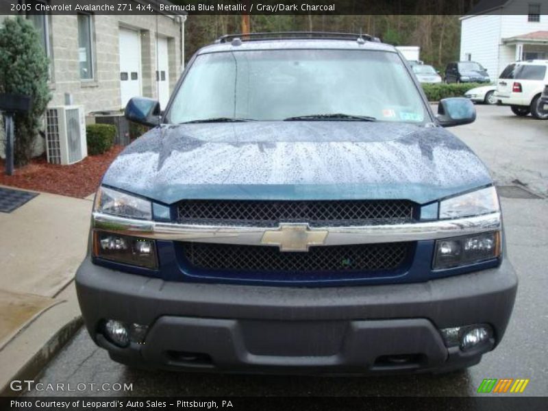 Bermuda Blue Metallic / Gray/Dark Charcoal 2005 Chevrolet Avalanche Z71 4x4