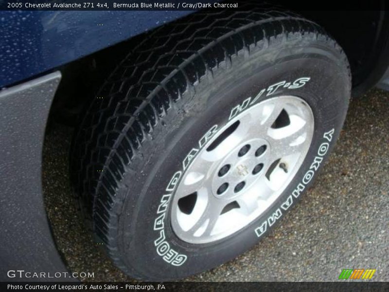 Bermuda Blue Metallic / Gray/Dark Charcoal 2005 Chevrolet Avalanche Z71 4x4