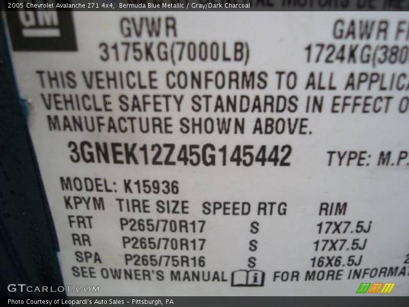Bermuda Blue Metallic / Gray/Dark Charcoal 2005 Chevrolet Avalanche Z71 4x4