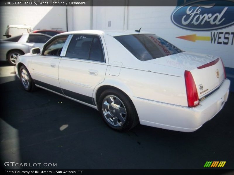 White Lightning / Cashmere 2006 Cadillac DTS