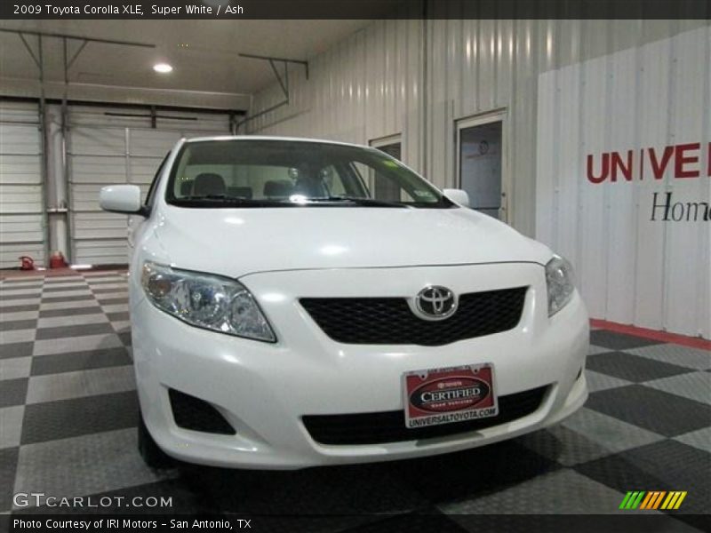 Super White / Ash 2009 Toyota Corolla XLE