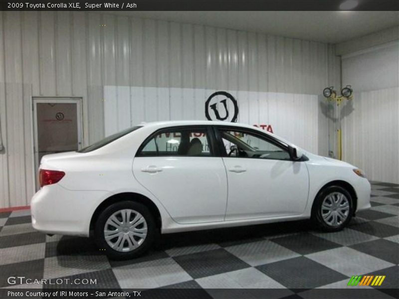 Super White / Ash 2009 Toyota Corolla XLE