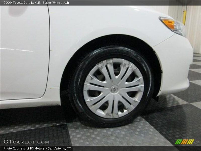 Super White / Ash 2009 Toyota Corolla XLE