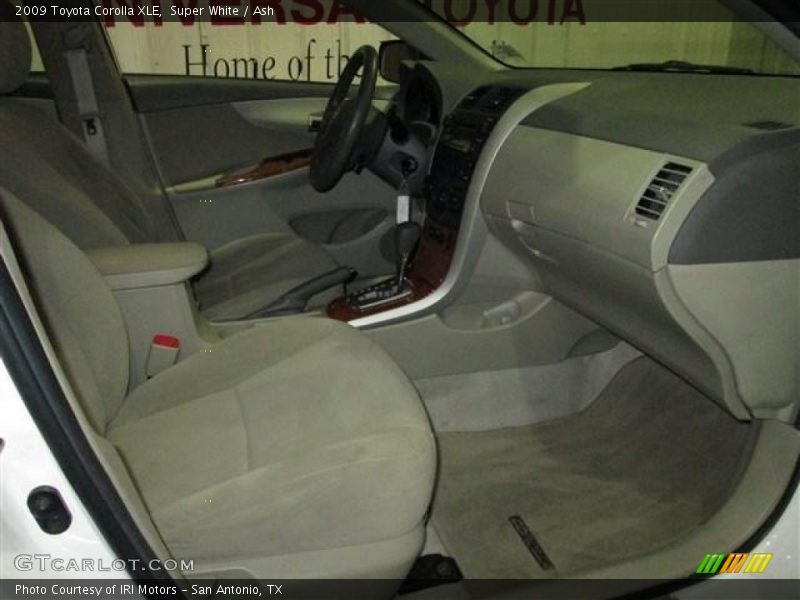 Super White / Ash 2009 Toyota Corolla XLE