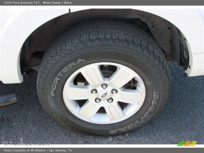 White Suede / Black 2009 Ford Explorer XLT