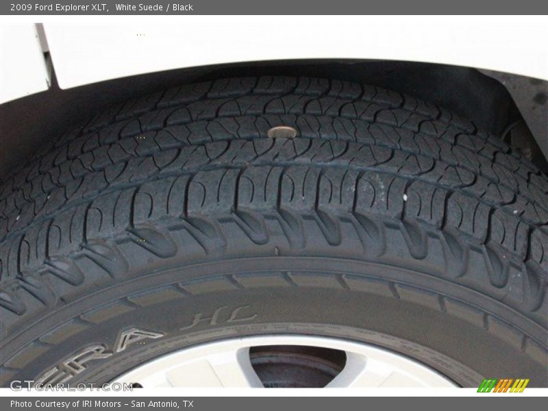 White Suede / Black 2009 Ford Explorer XLT