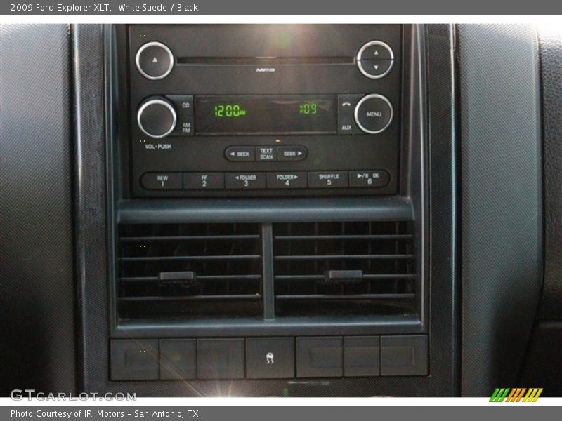 White Suede / Black 2009 Ford Explorer XLT