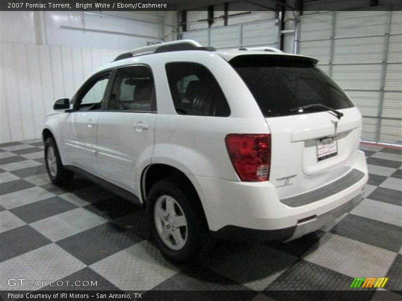 Bright White / Ebony/Cashmere 2007 Pontiac Torrent