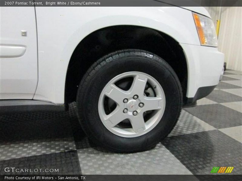 Bright White / Ebony/Cashmere 2007 Pontiac Torrent