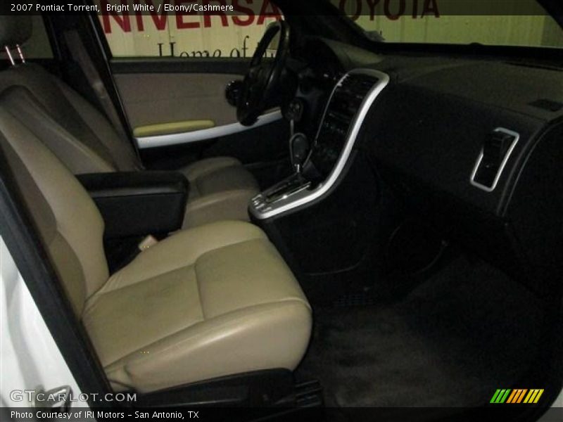Bright White / Ebony/Cashmere 2007 Pontiac Torrent