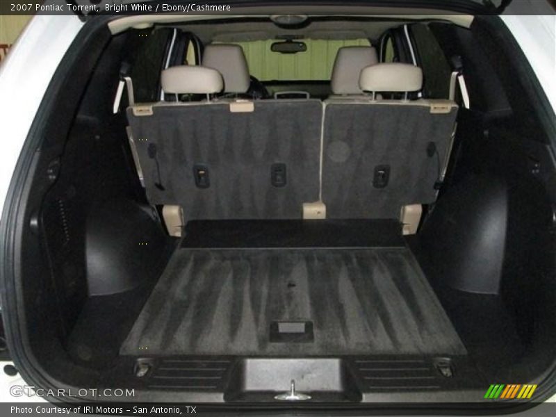 Bright White / Ebony/Cashmere 2007 Pontiac Torrent