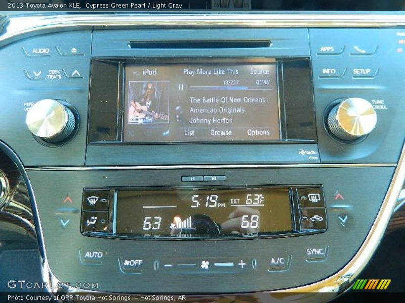 Cypress Green Pearl / Light Gray 2013 Toyota Avalon XLE