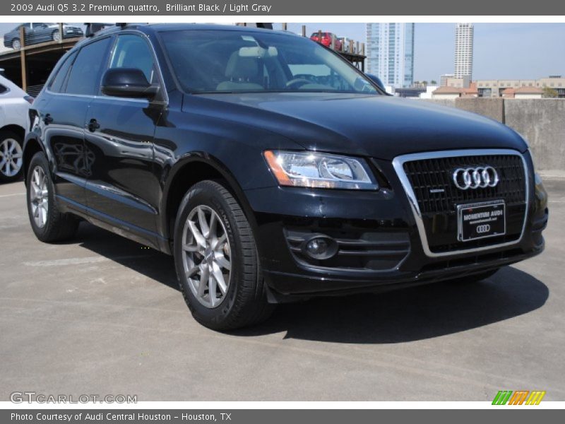 Brilliant Black / Light Gray 2009 Audi Q5 3.2 Premium quattro