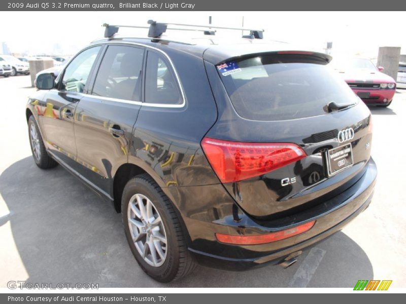 Brilliant Black / Light Gray 2009 Audi Q5 3.2 Premium quattro