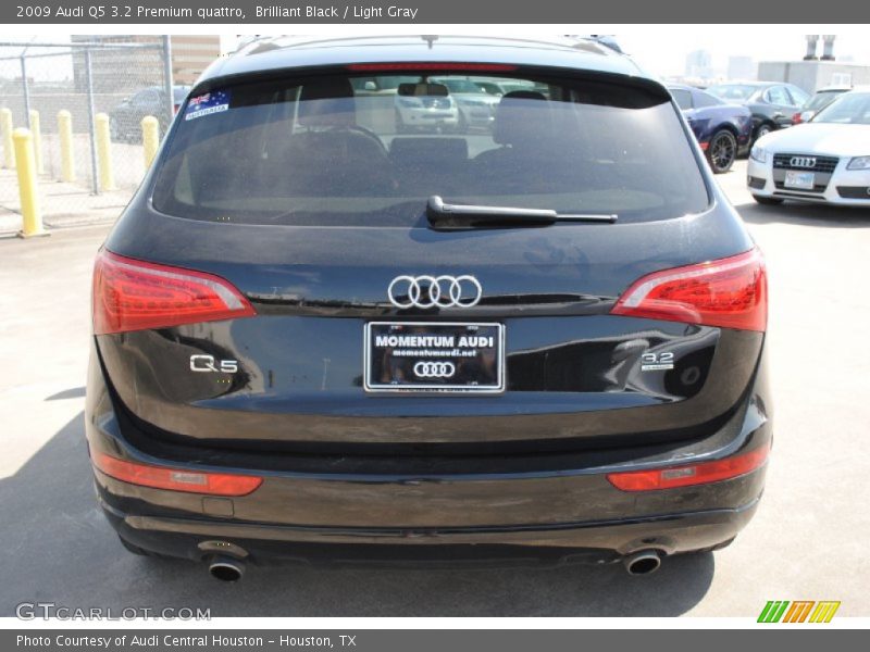 Brilliant Black / Light Gray 2009 Audi Q5 3.2 Premium quattro