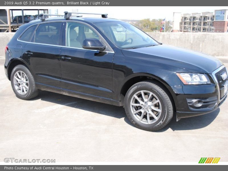 Brilliant Black / Light Gray 2009 Audi Q5 3.2 Premium quattro