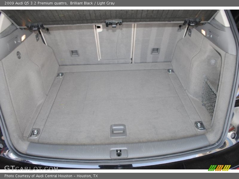 Brilliant Black / Light Gray 2009 Audi Q5 3.2 Premium quattro