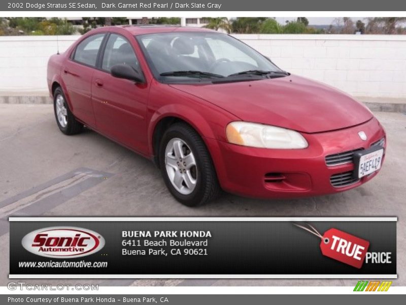 Dark Garnet Red Pearl / Dark Slate Gray 2002 Dodge Stratus SE Sedan