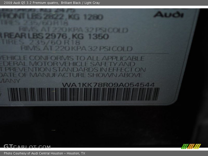 Brilliant Black / Light Gray 2009 Audi Q5 3.2 Premium quattro