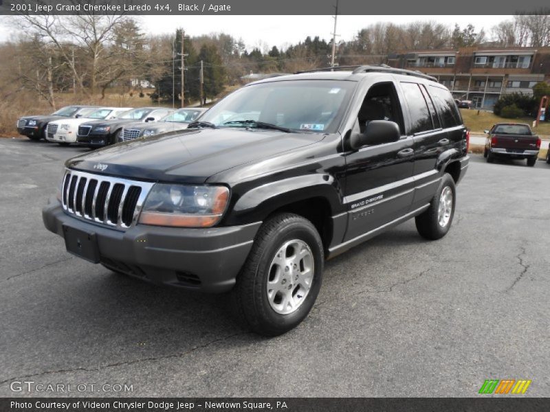 Front 3/4 View of 2001 Grand Cherokee Laredo 4x4