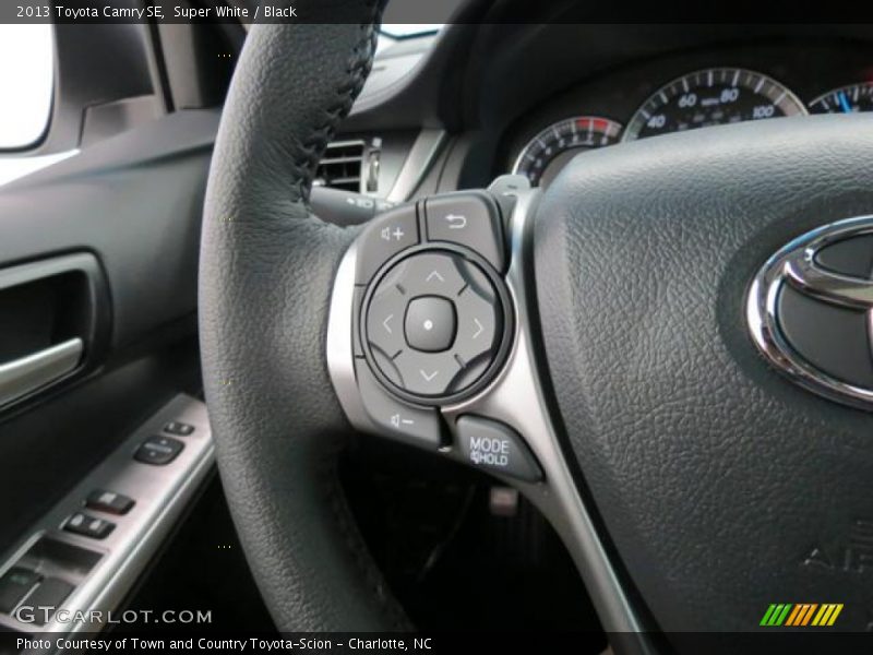 Super White / Black 2013 Toyota Camry SE
