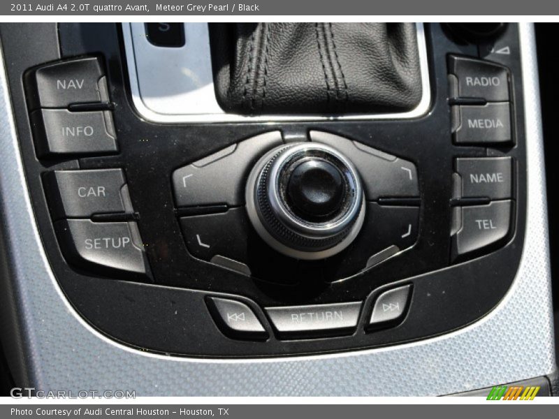 Controls of 2011 A4 2.0T quattro Avant