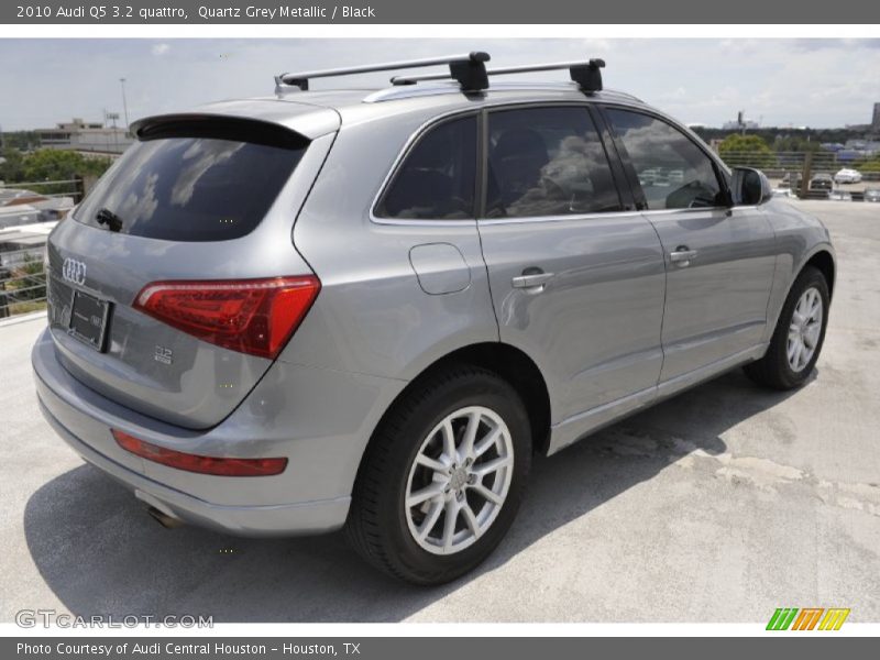 Quartz Grey Metallic / Black 2010 Audi Q5 3.2 quattro