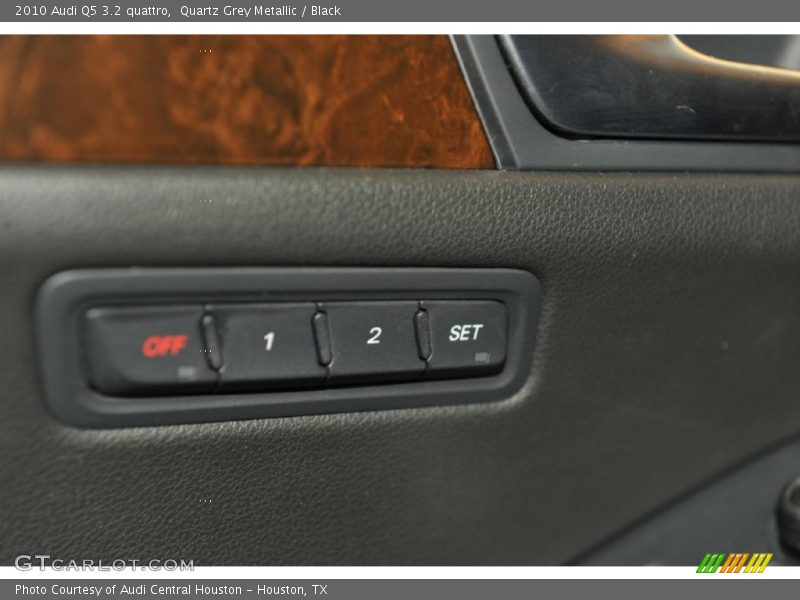 Quartz Grey Metallic / Black 2010 Audi Q5 3.2 quattro