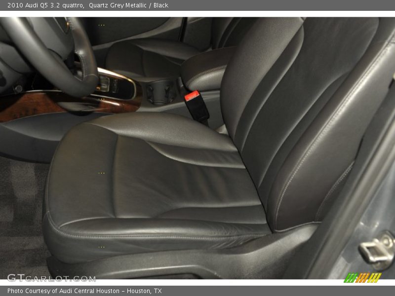 Quartz Grey Metallic / Black 2010 Audi Q5 3.2 quattro