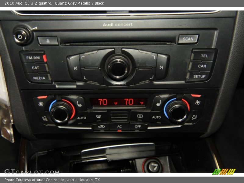 Quartz Grey Metallic / Black 2010 Audi Q5 3.2 quattro