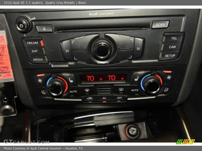 Quartz Grey Metallic / Black 2010 Audi Q5 3.2 quattro