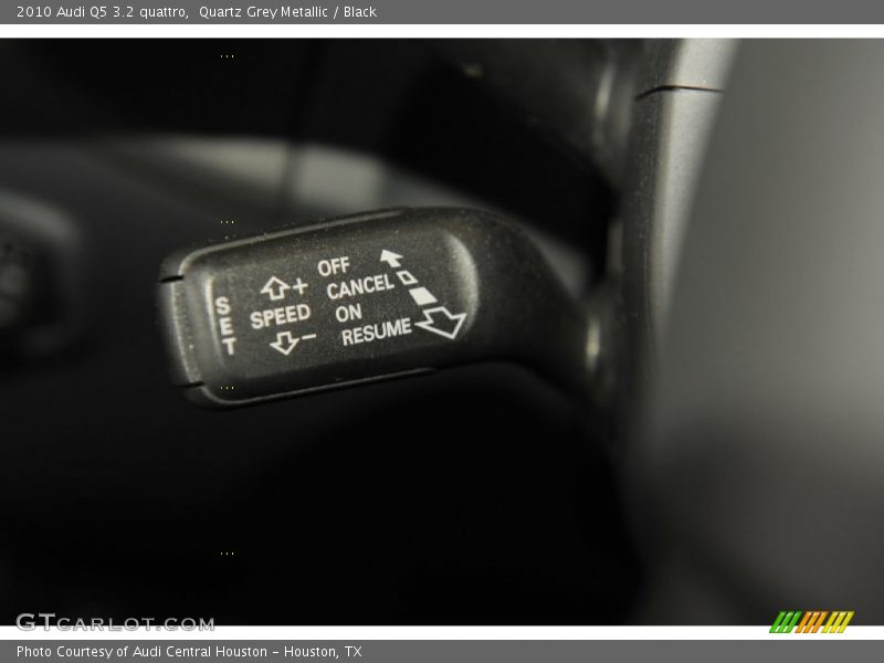 Quartz Grey Metallic / Black 2010 Audi Q5 3.2 quattro