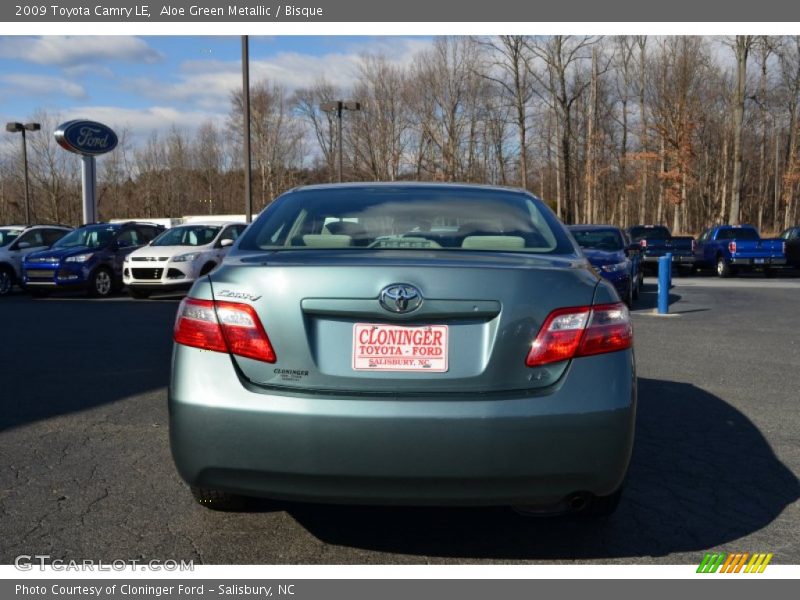 Aloe Green Metallic / Bisque 2009 Toyota Camry LE