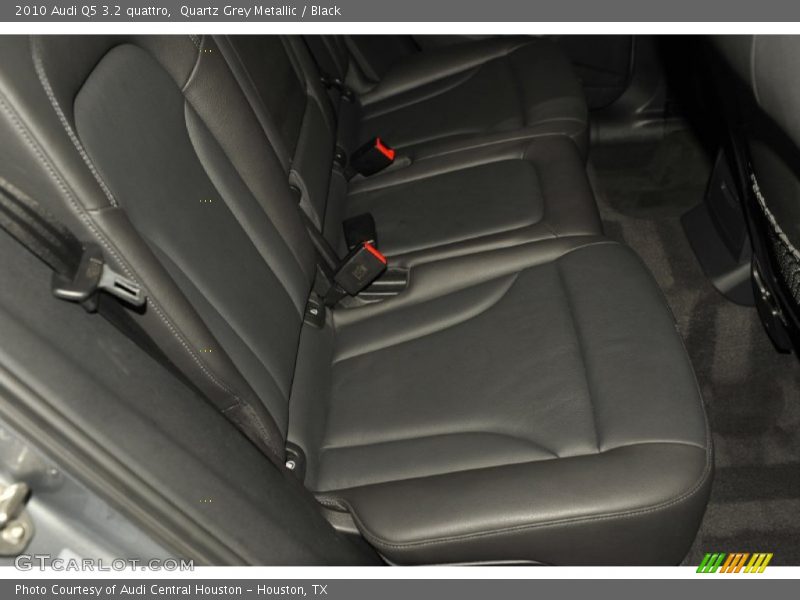 Quartz Grey Metallic / Black 2010 Audi Q5 3.2 quattro
