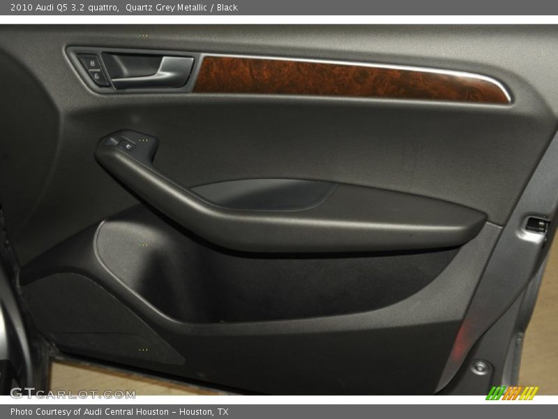 Quartz Grey Metallic / Black 2010 Audi Q5 3.2 quattro