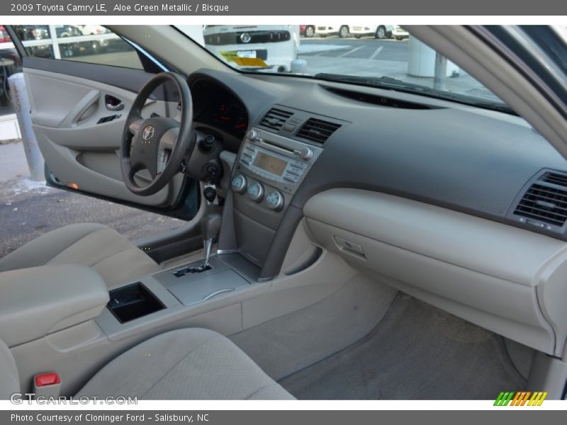 Aloe Green Metallic / Bisque 2009 Toyota Camry LE