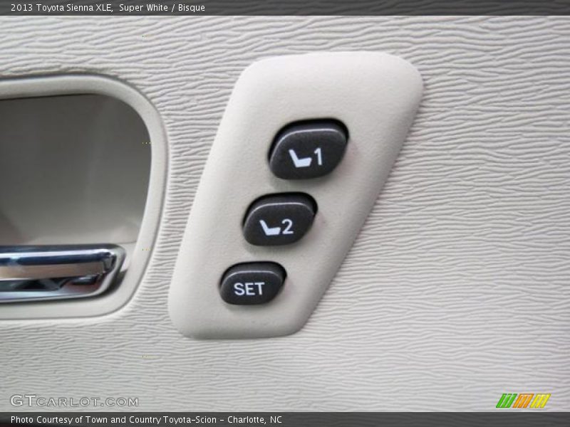 Super White / Bisque 2013 Toyota Sienna XLE