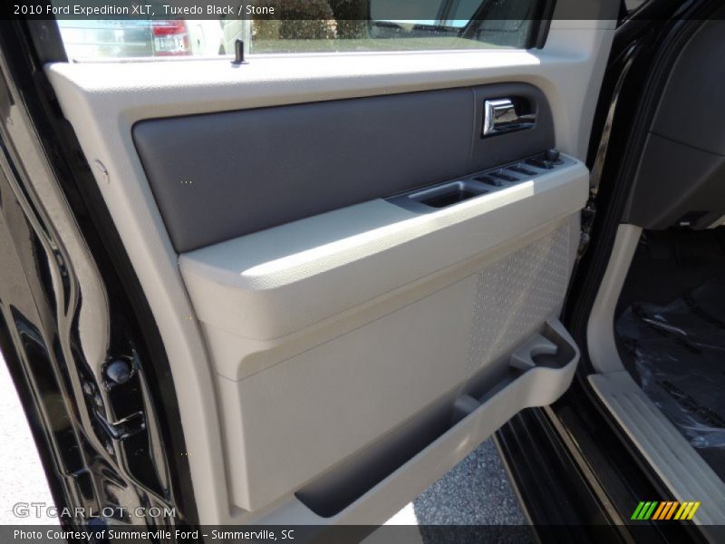 Tuxedo Black / Stone 2010 Ford Expedition XLT