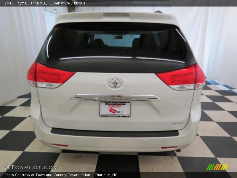 Super White / Bisque 2013 Toyota Sienna XLE