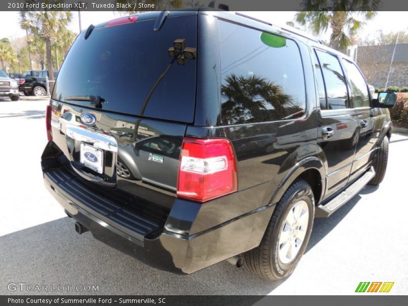 Tuxedo Black / Stone 2010 Ford Expedition XLT