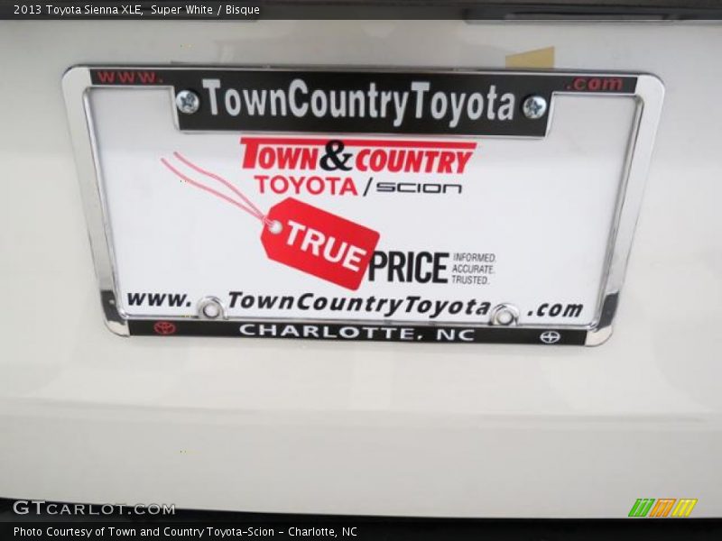 Super White / Bisque 2013 Toyota Sienna XLE