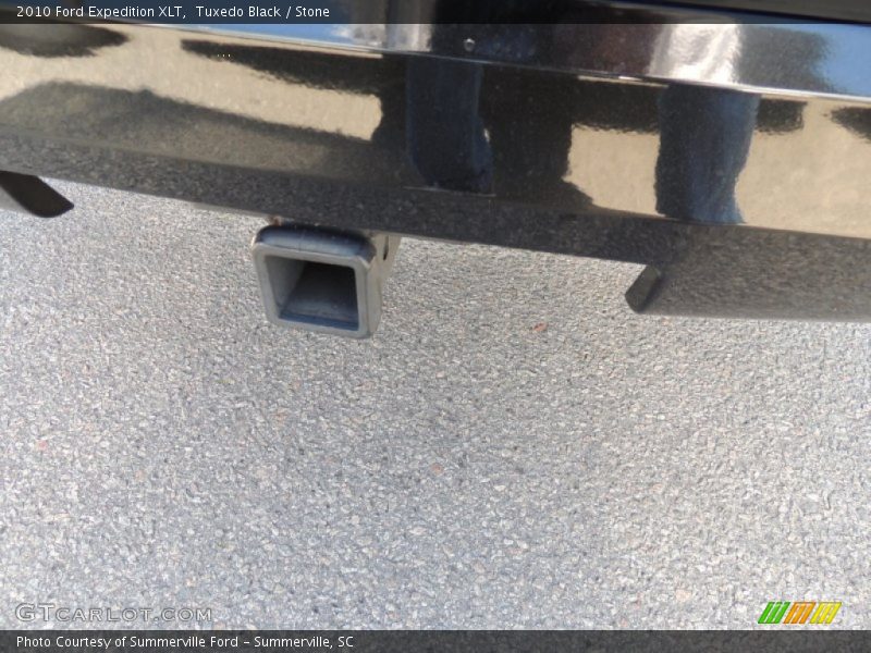 Tuxedo Black / Stone 2010 Ford Expedition XLT
