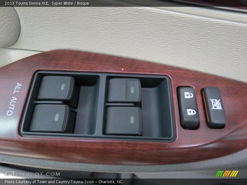 Super White / Bisque 2013 Toyota Sienna XLE