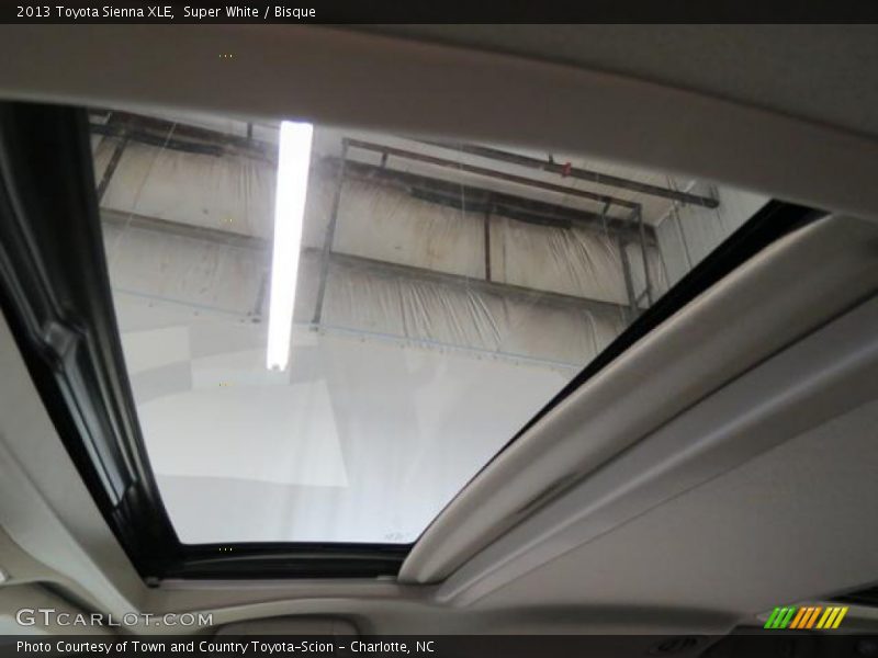 Super White / Bisque 2013 Toyota Sienna XLE