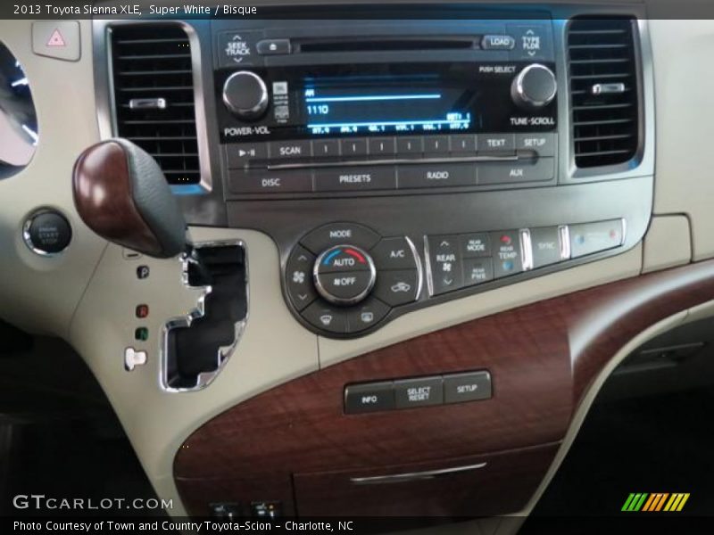 Super White / Bisque 2013 Toyota Sienna XLE